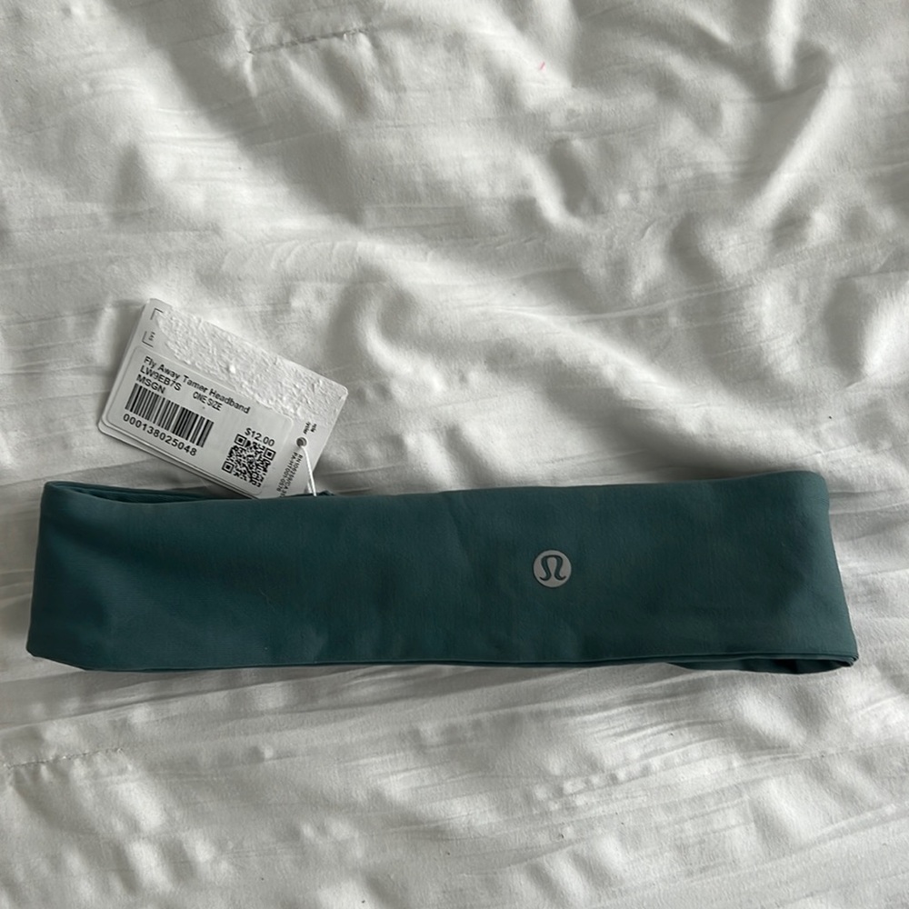 Lululemon fly away tamer headband